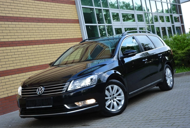 Volkswagen Passat cena 43900 przebieg: 232000, rok produkcji 2014 z Elbląg małe 781